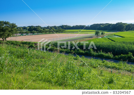 堀井體育公園 遠山富士山風景 從銀行盛夏風景 堀井體育公園 遠山富士山風景 從銀行盛夏風景 83204567