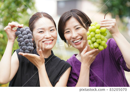 葡萄的女人 葡萄的女人 83205070