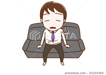 (全身正面)坐在沙發上嘆氣的男人 83205468