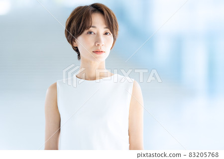 女性美容美中護膚 83205768
