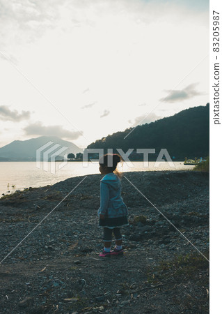lake, child, kid 83205987