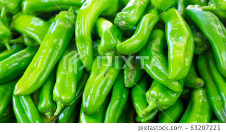 Screensaver with green hot chili pepper 83207221