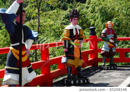 混凝土雕像 83209146