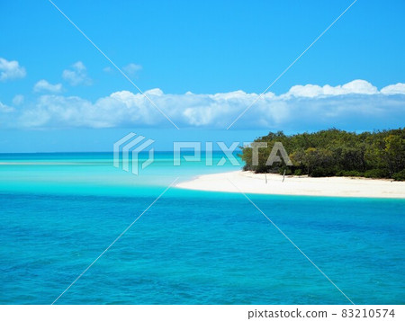 Superb view of Ouvea Island, New Caledonia Superb view of Ouvea Island, New Caledonia 83210574