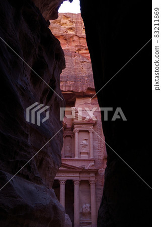 El Kazne Treasury Petra Ruins Jordan Valley World Heritage Site 83211869