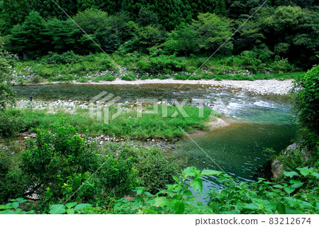 Ayu fishing on the popular Ochise and Ura rivers with clean water 83212674