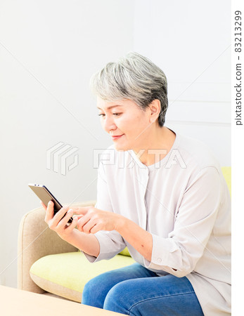 Asia Shifuka Women's hand-held wisdom type handheld device used on the line. 83213299