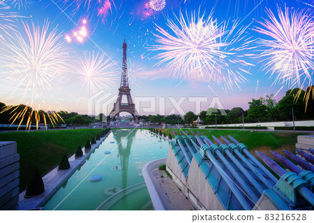 eiffel tour and from Trocadero, Paris 83216528