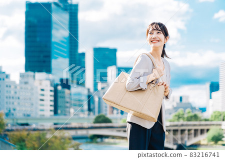 女性生意 83216741