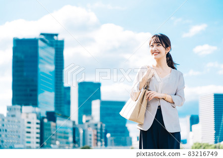 女性生意 83216749