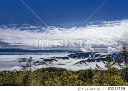天堂園原展望台雲海和南阿爾卑斯 83218169