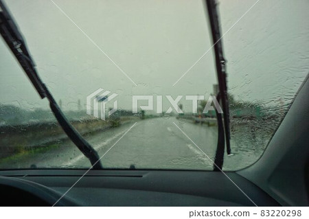 Downpour driving Downpour driving 83220298