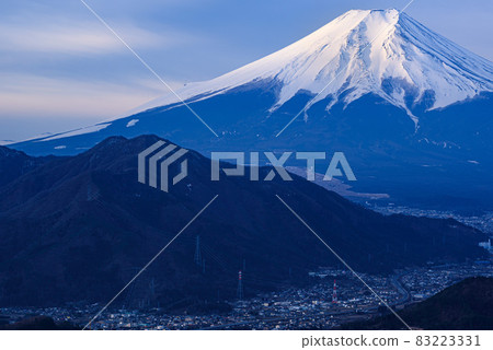 從高川山看清晨的富士山 從高川山看清晨的富士山 83223331