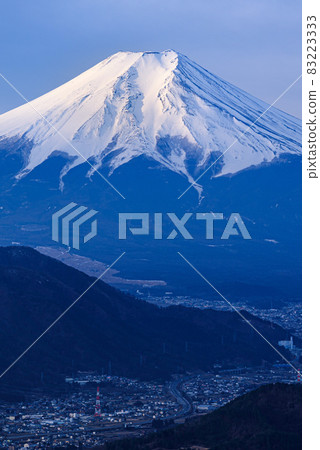 富士山和街景/清晨的高川山景色 富士山和街景/清晨的高川山景色 83223333