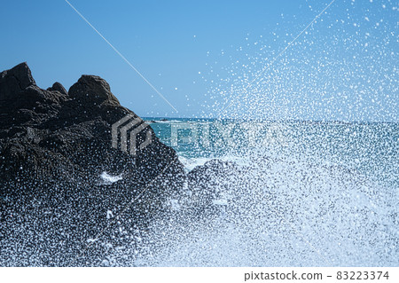 [Muroto Anankoku Kaigan Sada Park] Waves that hit the reefs of Cape Muroto and make a splash 12 Muroto City, Kochi Prefecture 83223374