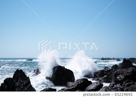 [室戶安南國海岸佐田公園] 海浪拍打著崎嶇海岸的室戶岬 20 高知縣室戶市 83224691