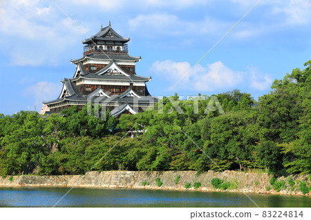 【廣島縣】晴天的廣島城樓 83224814