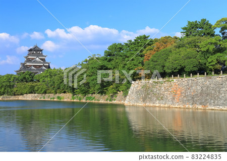 【廣島縣】晴天的廣島城樓 83224835
