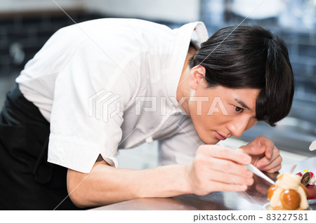 Pastry chef who challenges sweets making "Western confectionery shop sentiment" Pastry chef who challenges sweets making "Western confectionery shop sentiment" 83227581