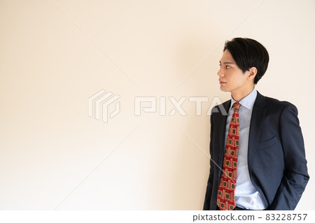 Businessman portrait 83228757