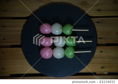 代表性的日式點心餃子 83229832