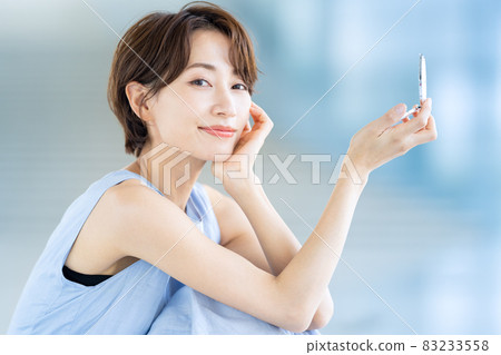 Women's beauty beauty make-up middle skin care 83233558