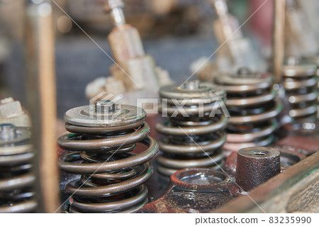 Left Frame Intake Valve and Exhaust Valve Left Frame Intake Valve and Exhaust Valve 83235990
