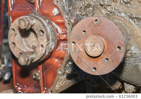 Flange In Front Of Truck Engine Flange In Front Of Truck Engine 83236003