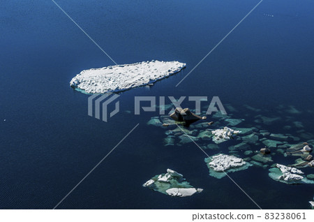 Drift ice in the Sea of Okhotsk, Shiretoko, Hokkaido Drift ice in the Sea of Okhotsk, Shiretoko, Hokkaido 83238061