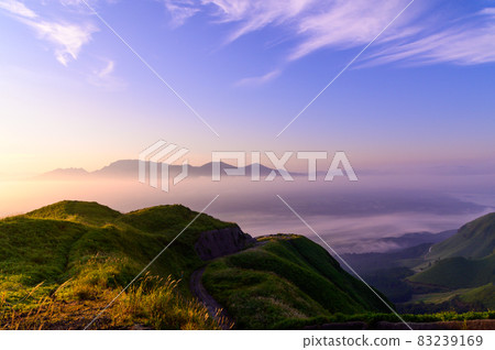 自然美景 美麗的黎明和日出(雲海)風景 日本 2021 自然美景 自然美景 美麗的黎明和日出(雲海)風景 日本 2021 自然美景 83239169