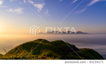 自然美景 美麗的黎明和日出(雲海)風景 日本 2021 自然美景 自然美景 美麗的黎明和日出(雲海)風景 日本 2021 自然美景 83239171