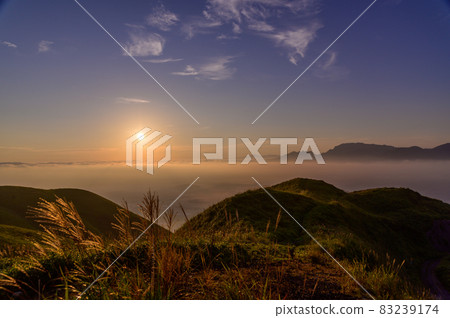 Nature superb view Beautiful dawn and sunrise (sea of clouds) scenery Japan 2021 Superb view of nature 83239174