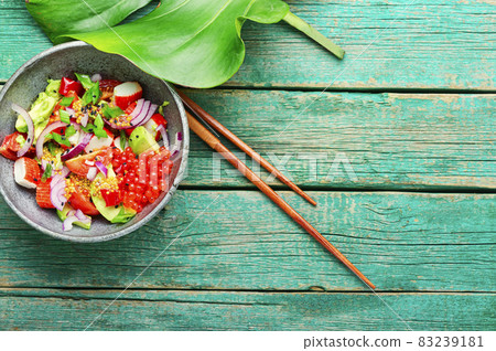 Avocado and seafood salad 83239181