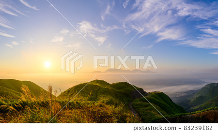 自然美景 美麗的黎明和日出（雲海）風景 日本 2021 自然美景 83239182
