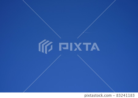 藍天和飛機 83241183