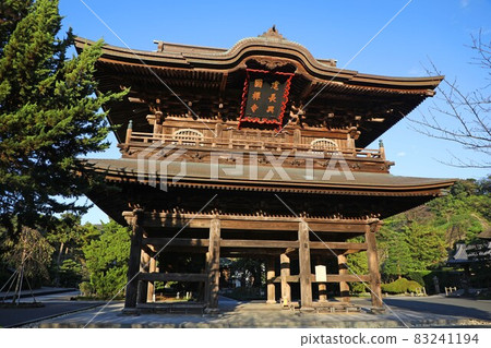 Kenchoji Temple Gate 83241194