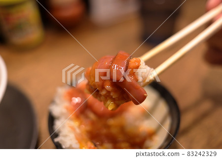咸魷魚生雞蛋碗 咸魷魚生雞蛋碗 83242329