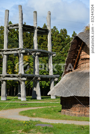 Sannai Maruyama Ruins, Six Pillars and Large Pit-house Sannai Maruyama Ruins, Six Pillars and Large Pit-house 83244304