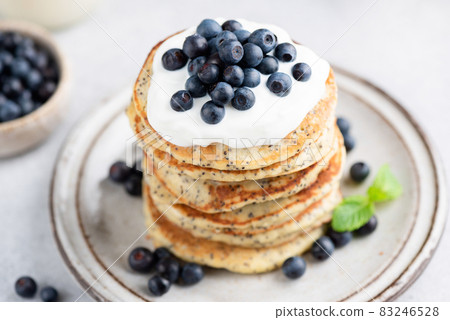 Pancakes with yogurt and blueberries 83246528