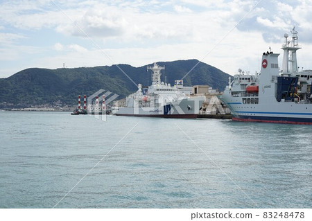 直升機巡邏艇“朝月”號和海底資源研究船“博麗” 背景 北九州市門司區風石山 83248478