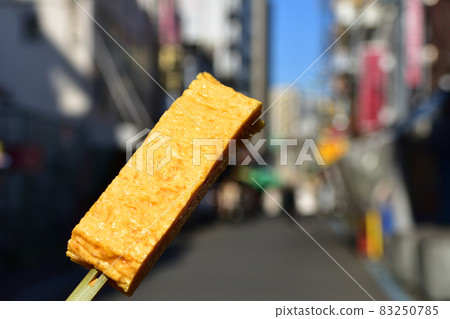 Tamagoyaki to eat outside Tsukiji Tamagoyaki to eat outside Tsukiji 83250785