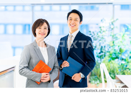 Office business person shooting cooperation: WEEK Shibadaimon (Sun Frontier Fudousan) 83251015
