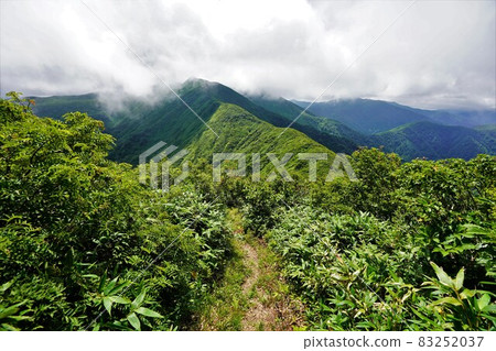 從神室山到神室山的山脊和山路 從神室山到神室山的山脊和山路 83252037