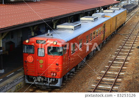 在八幡濱站停靠的伊與灘物語 83253126