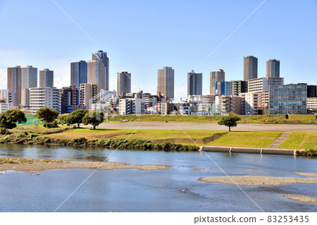 View toward Musashi Kosugi from the vicinity of Maruko Bridge / Tama River (Kawasaki City, Kanagawa Prefecture) [2021.10] 83253435
