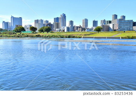View toward Musashi Kosugi from the vicinity of Maruko Bridge / Tama River (Kawasaki City, Kanagawa Prefecture) [2021.10] 83253436