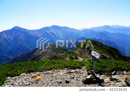 Southern Alps towards the summit of Mt. Daisenjogadake and Mt. Kitadake 83253630