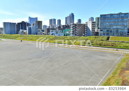 View toward Musashi Kosugi from Maruko Bridge / Tama River (Kawasaki City, Kanagawa Prefecture) [2021.10] 83253984