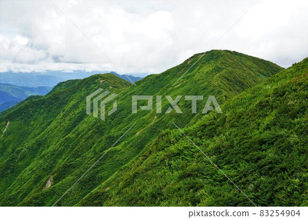 朝神室山和生澤山方向的山脊 83254904