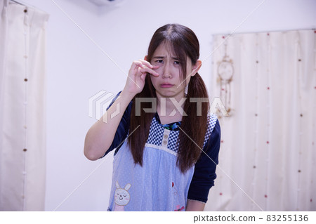 Crying nursery / caregiver 83255136